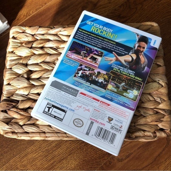 Zumba Fitness (2) for Wii video game - Picture 2 of 4